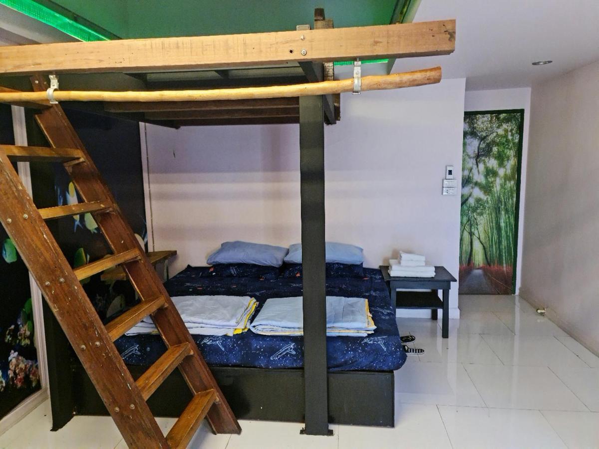Ddm House Hostel Bangkok Exterior photo