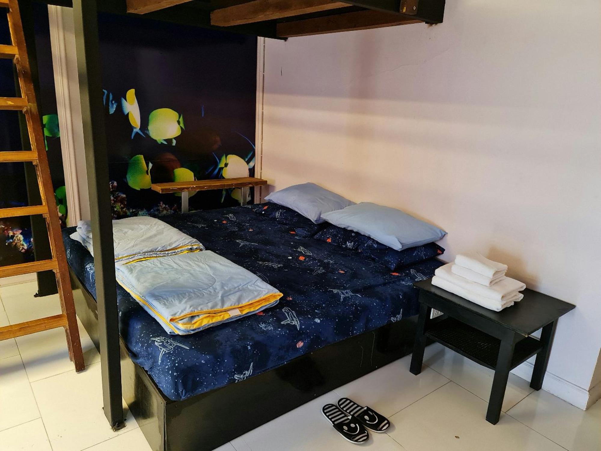 Ddm House Hostel Bangkok Exterior photo