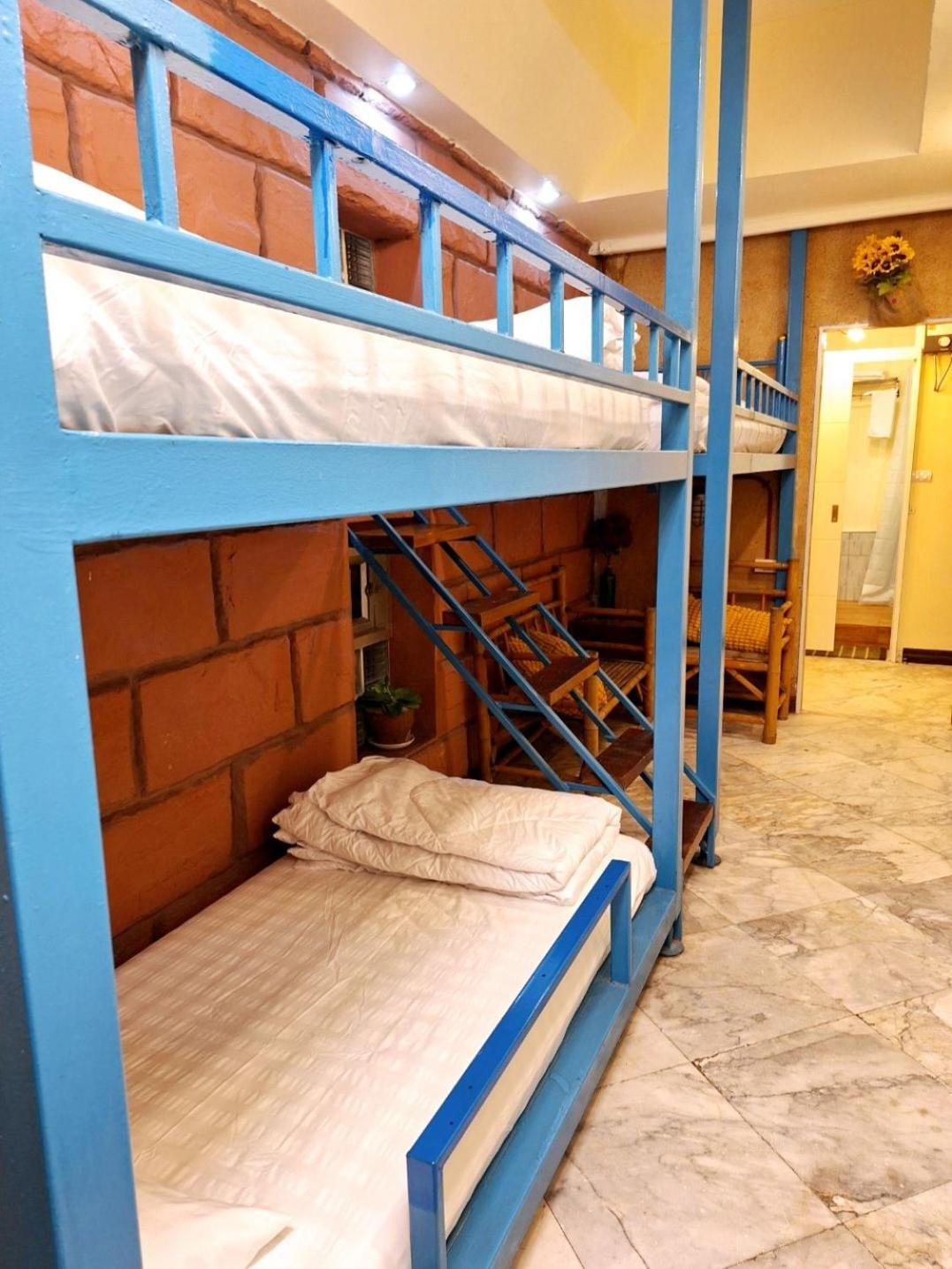 Ddm House Hostel Bangkok Exterior photo