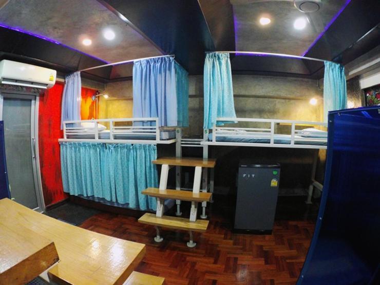 Ddm House Hostel Bangkok Exterior photo