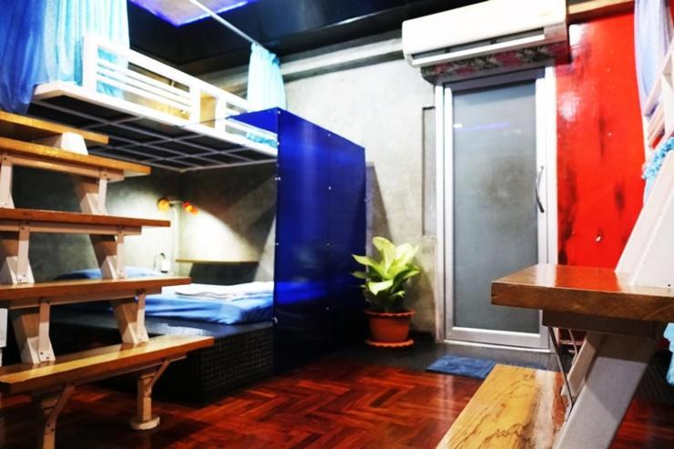 Ddm House Hostel Bangkok Exterior photo